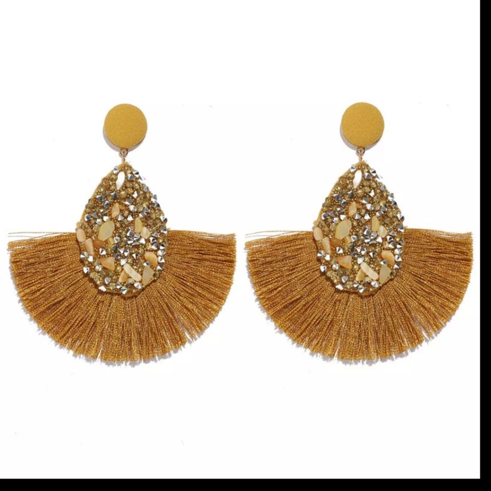 Drop earings.